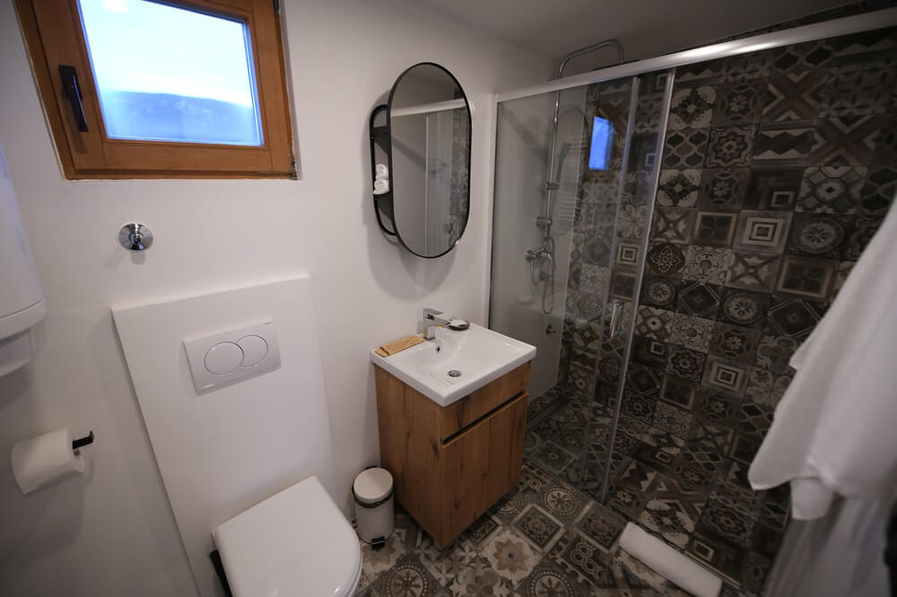 bungalov Katalea kupatilo